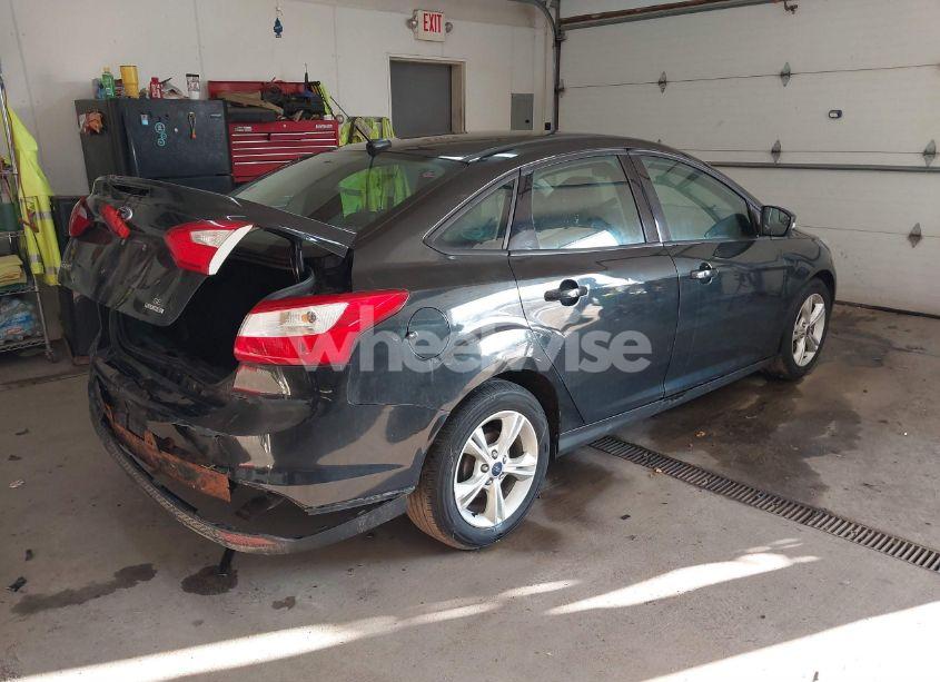 Photo 4 of 2014 Ford Focus SE (VIN 1FADP3F26EL449475)