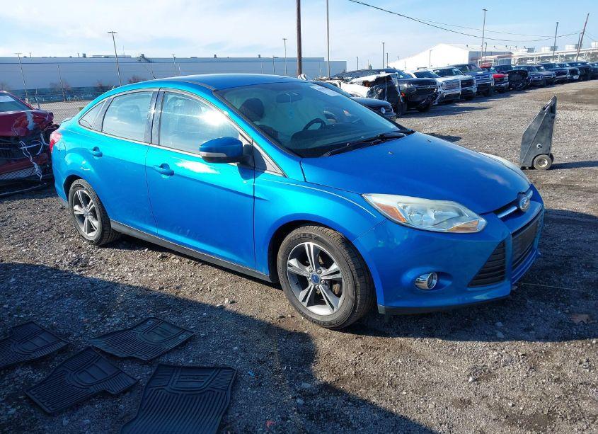2014 Ford Focus SE (VIN 1FADP3F26EL449539) main photo