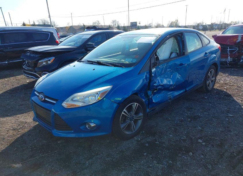Photo 2 of 2014 Ford Focus SE (VIN 1FADP3F26EL449539)