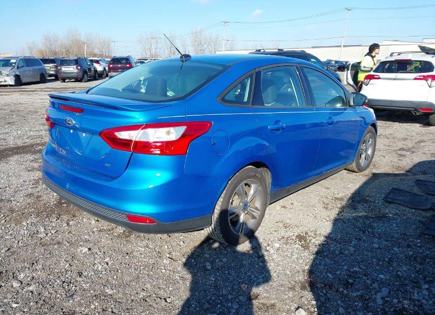 Photo 4 of 2014 Ford Focus SE (VIN 1FADP3F26EL449539)