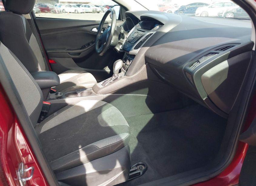 Photo 5 of 2014 Ford Focus SE (VIN 1FADP3F26EL461724)