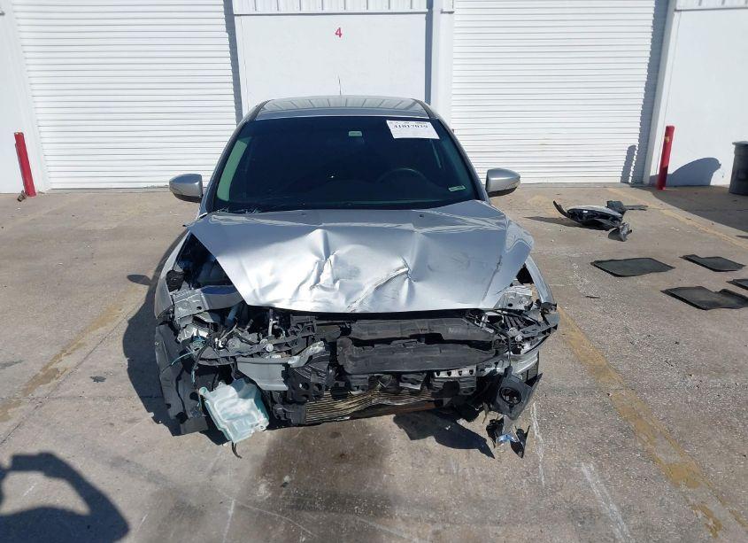 Photo 13 of 2015 Ford Focus SE (VIN 1FADP3F26FL215404)