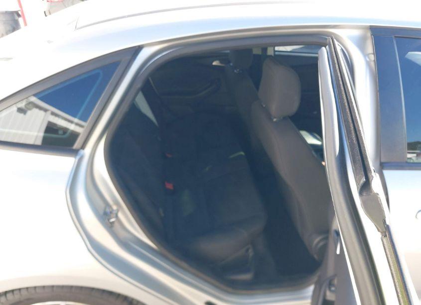 Photo 8 of 2015 Ford Focus SE (VIN 1FADP3F26FL215404)