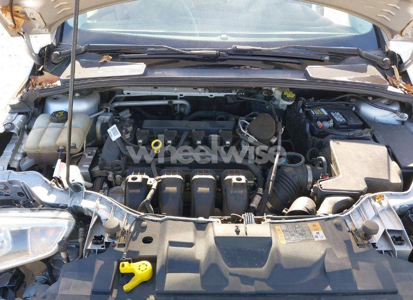 Photo 10 of 2015 Ford Focus SE (VIN 1FADP3F26FL227407)