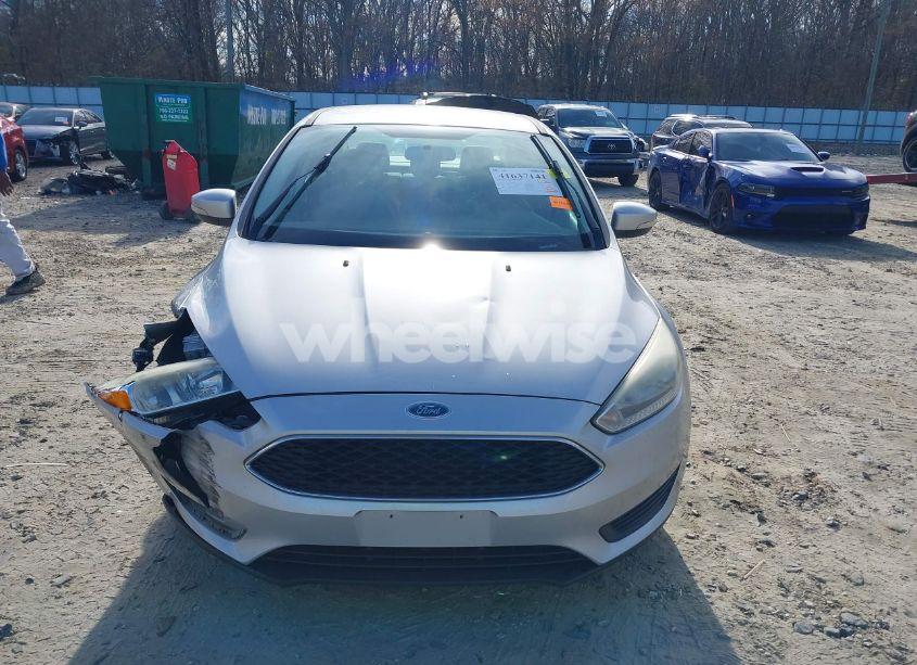 Photo 12 of 2015 Ford Focus SE (VIN 1FADP3F26FL227407)