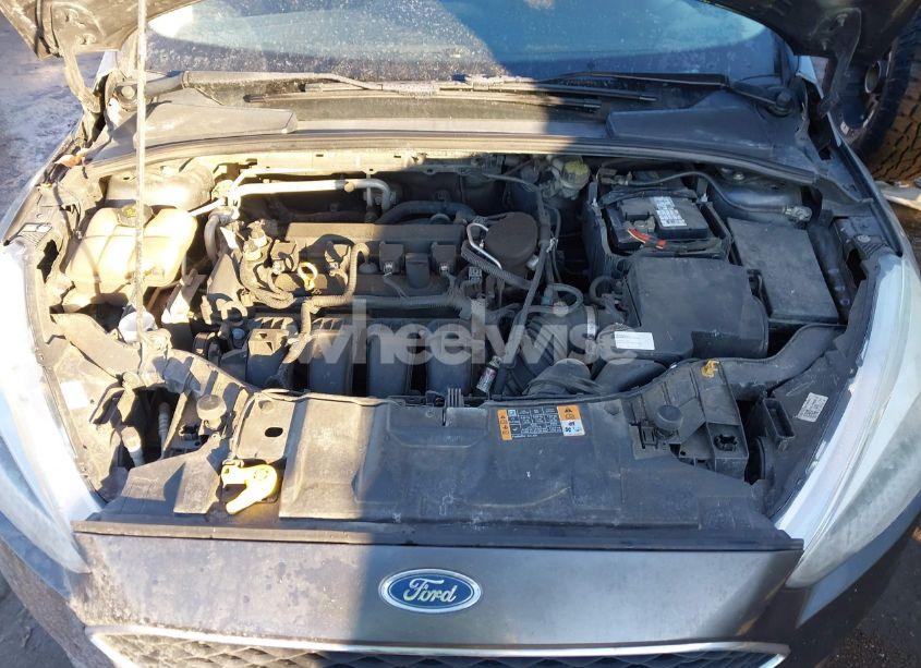 Photo 10 of 2015 Ford Focus SE (VIN 1FADP3F26FL244000)