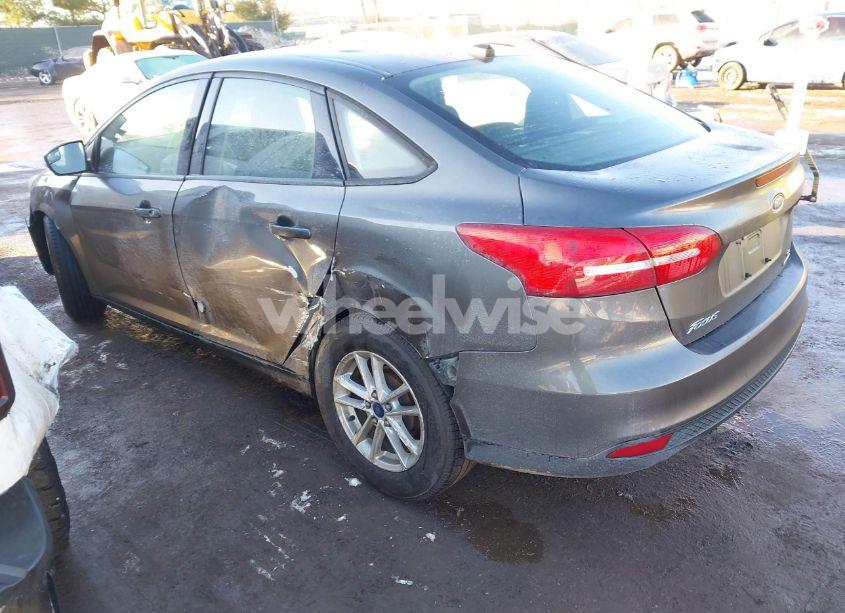 Photo 14 of 2015 Ford Focus SE (VIN 1FADP3F26FL244000)