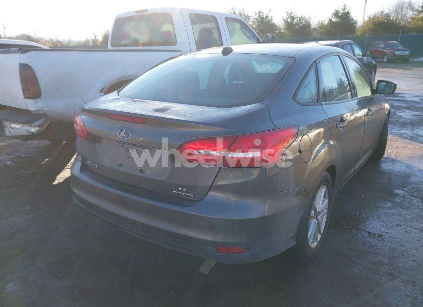 Photo 4 of 2015 Ford Focus SE (VIN 1FADP3F26FL244000)