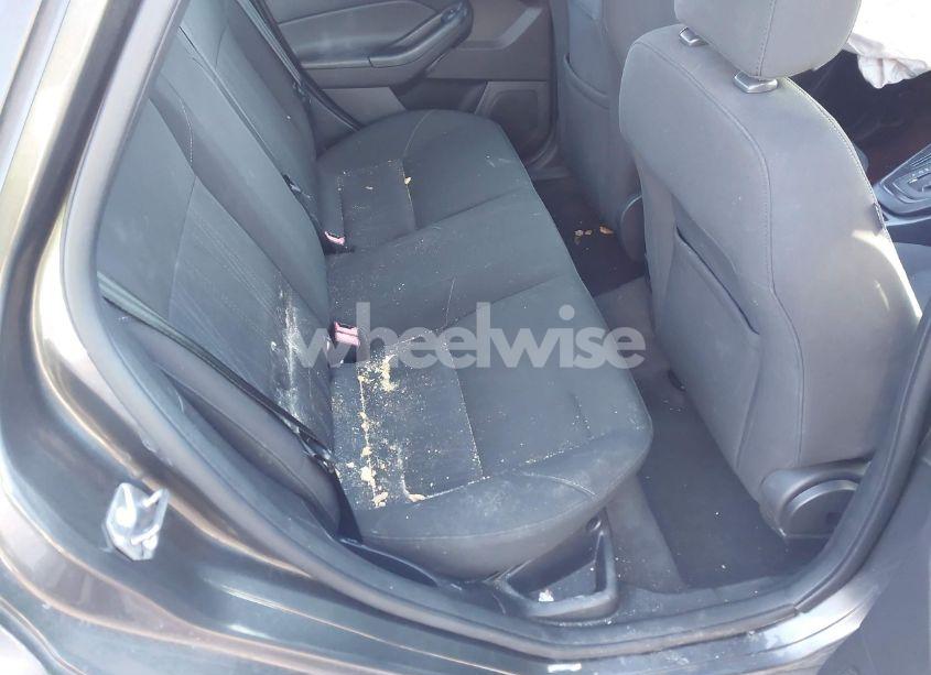 Photo 8 of 2015 Ford Focus SE (VIN 1FADP3F26FL244000)