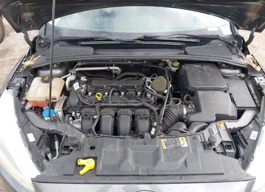 Photo 10 of 2015 Ford Focus SE (VIN 1FADP3F26FL247186)