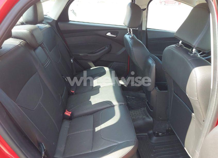 Photo 8 of 2015 Ford Focus SE (VIN 1FADP3F26FL308519)