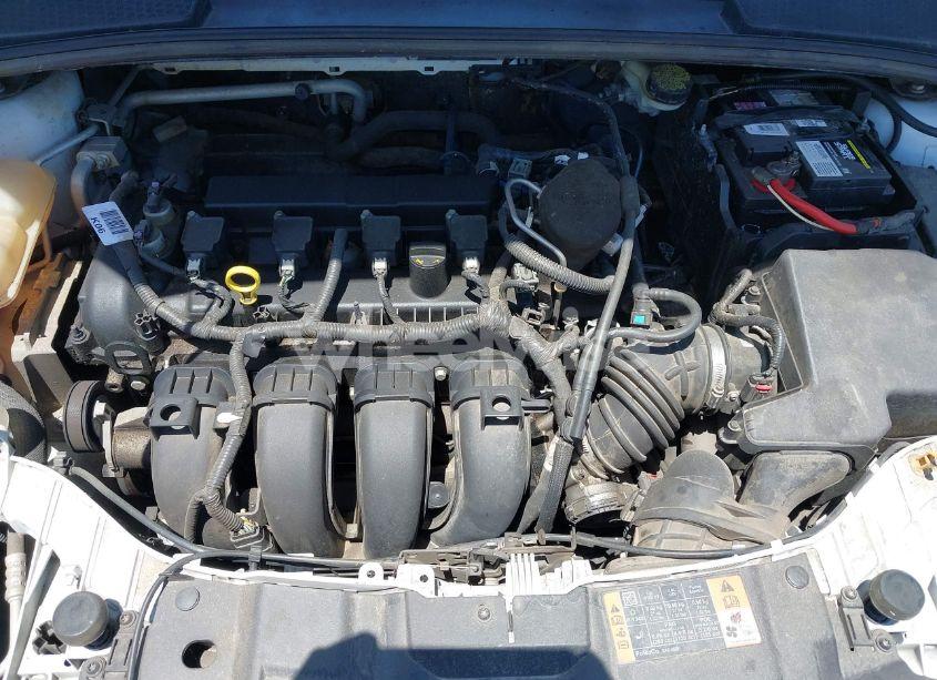 Photo 10 of 2015 Ford Focus SE (VIN 1FADP3F26FL316636)