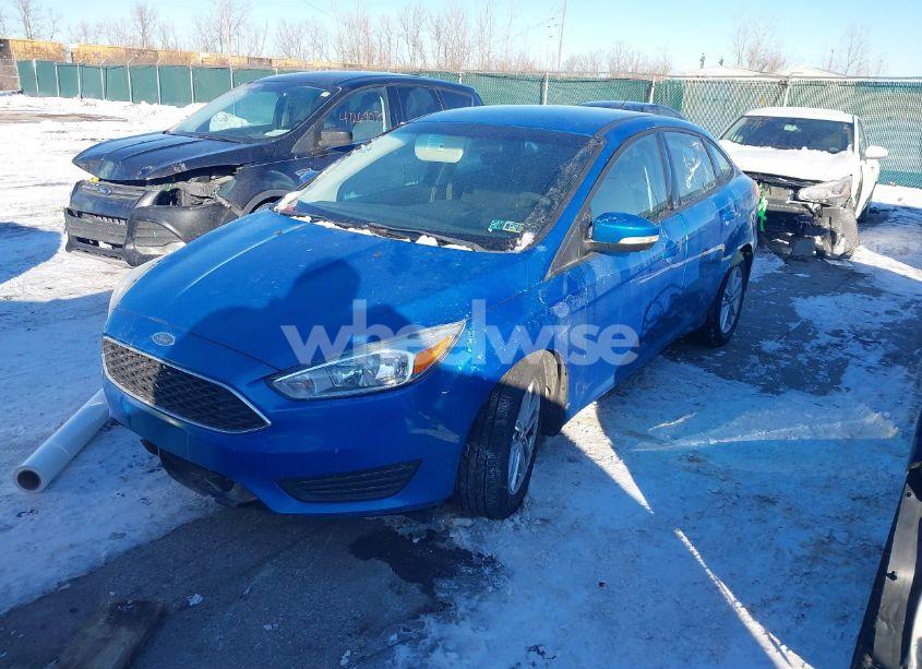 Photo 2 of 2015 Ford Focus SE (VIN 1FADP3F26FL333047)