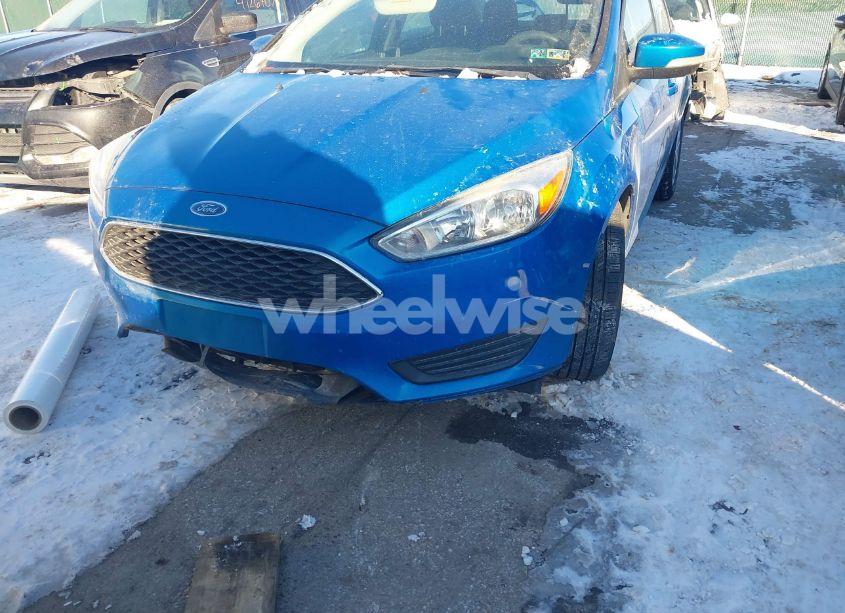 Photo 6 of 2015 Ford Focus SE (VIN 1FADP3F26FL333047)