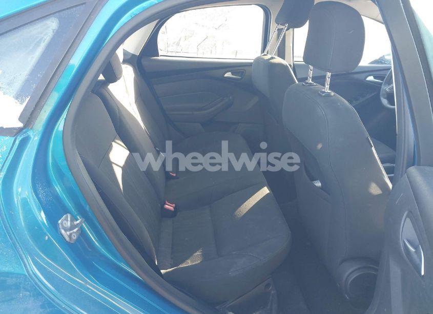 Photo 8 of 2015 Ford Focus SE (VIN 1FADP3F26FL333047)