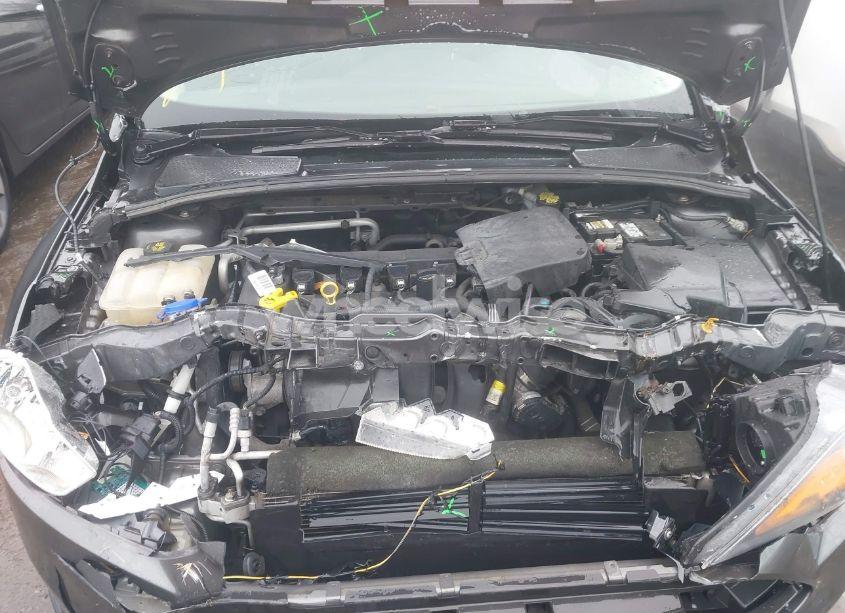 Photo 10 of 2015 Ford Focus SE (VIN 1FADP3F26FL338443)