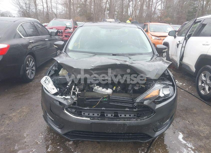 Photo 12 of 2015 Ford Focus SE (VIN 1FADP3F26FL338443)