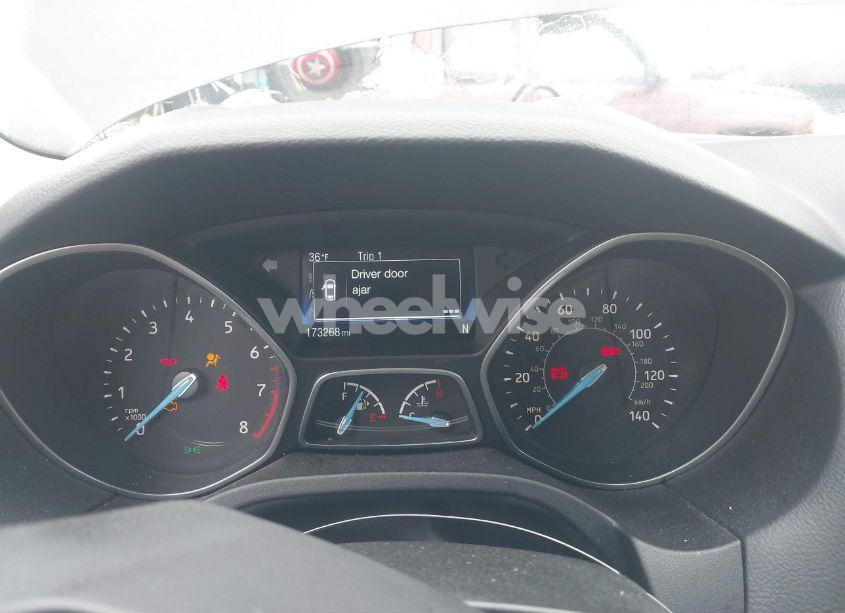 Photo 7 of 2015 Ford Focus SE (VIN 1FADP3F26FL338443)