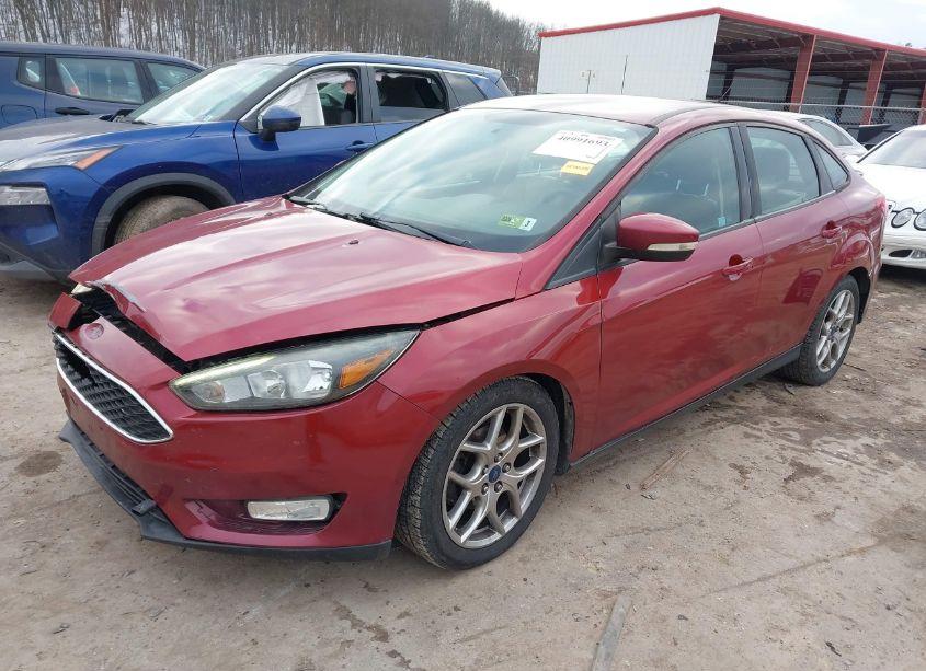 Photo 2 of 2015 Ford Focus SE (VIN 1FADP3F26FL340130)