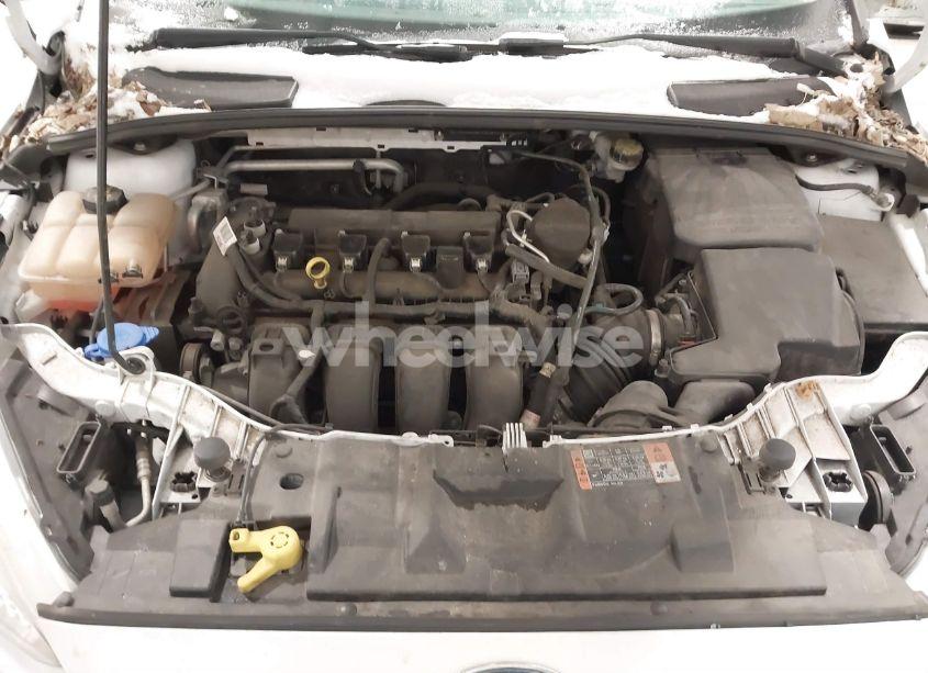 Photo 10 of 2015 Ford Focus SE (VIN 1FADP3F26FL350057)