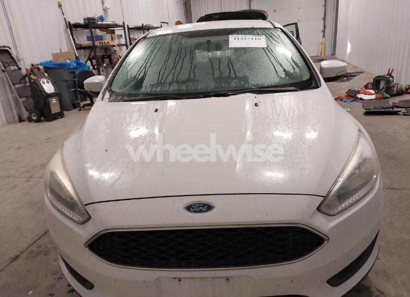 Photo 12 of 2015 Ford Focus SE (VIN 1FADP3F26FL350057)