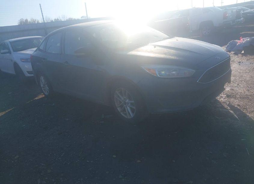 2015 Ford Focus SE (VIN 1FADP3F26FL378487) main photo