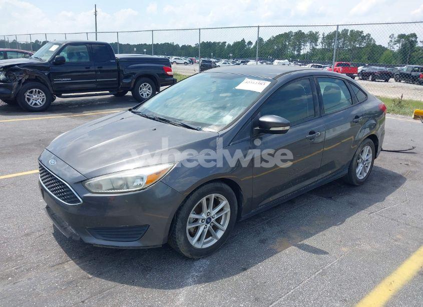 Photo 2 of 2016 Ford Focus SE (VIN 1FADP3F26GL207417)