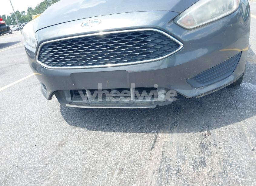 Photo 6 of 2016 Ford Focus SE (VIN 1FADP3F26GL207417)