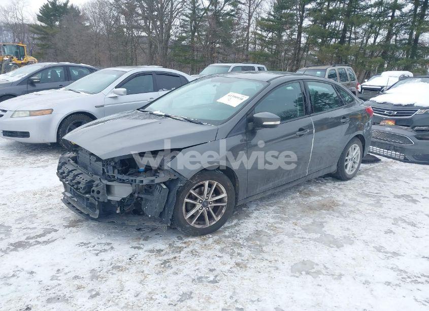 Photo 2 of 2016 Ford Focus SE (VIN 1FADP3F26GL217767)