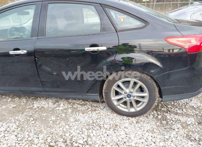 Photo 6 of 2016 Ford Focus SE (VIN 1FADP3F26GL249182)