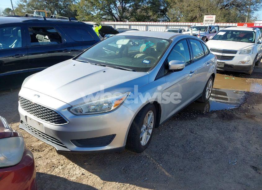 Photo 2 of 2016 Ford Focus SE (VIN 1FADP3F26GL252664)