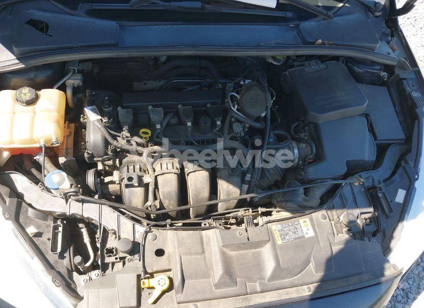 Photo 10 of 2016 Ford Focus SE (VIN 1FADP3F26GL285390)