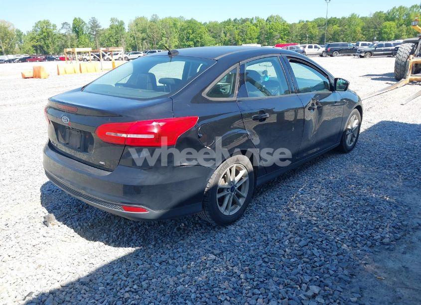 Photo 4 of 2016 Ford Focus SE (VIN 1FADP3F26GL285390)