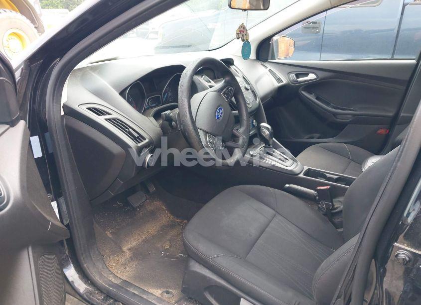 Photo 5 of 2016 Ford Focus SE (VIN 1FADP3F26GL285390)