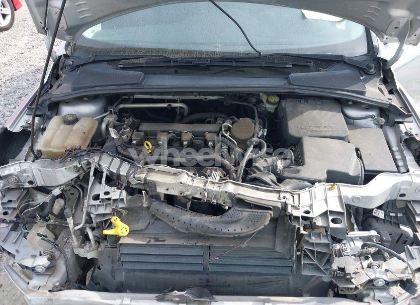 Photo 10 of 2016 Ford Focus SE (VIN 1FADP3F26GL287656)