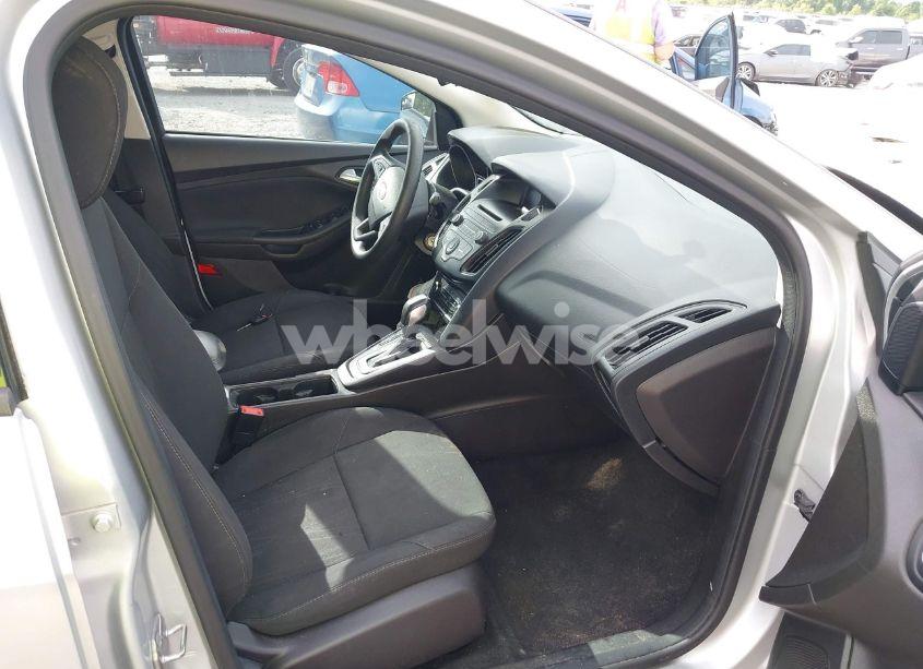 Photo 5 of 2016 Ford Focus SE (VIN 1FADP3F26GL287656)