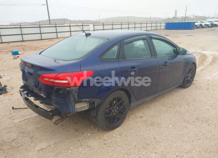 Photo 4 of 2016 Ford Focus SE (VIN 1FADP3F26GL295160)