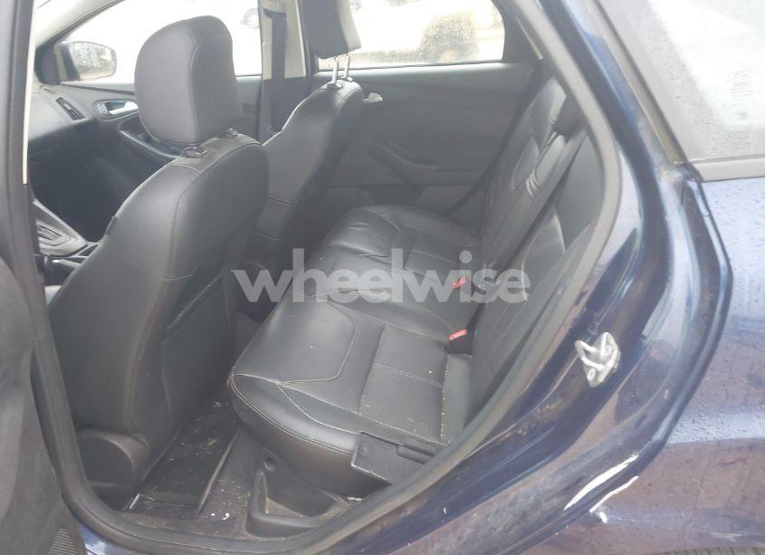 Photo 8 of 2016 Ford Focus SE (VIN 1FADP3F26GL295160)