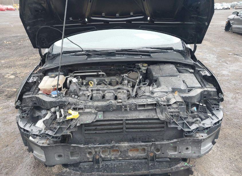 Photo 10 of 2016 Ford Focus SE (VIN 1FADP3F26GL305136)