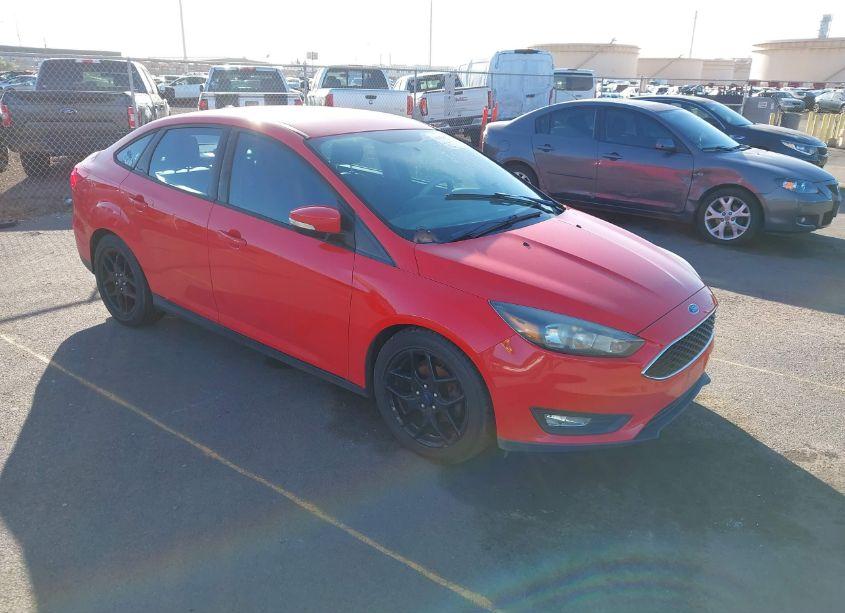 2016 Ford Focus SE (VIN 1FADP3F26GL310756) main photo