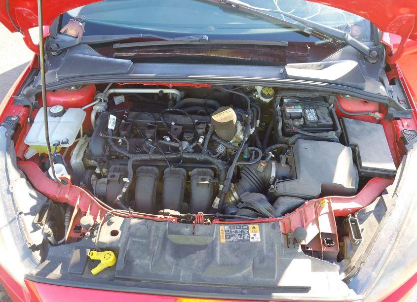 Photo 10 of 2016 Ford Focus SE (VIN 1FADP3F26GL310756)