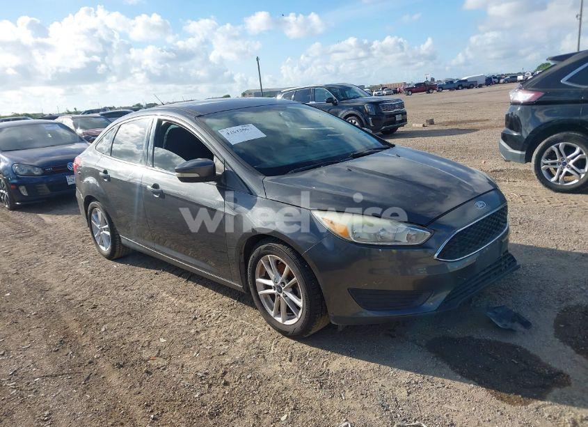 2016 Ford Focus SE (VIN 1FADP3F26GL314872) main photo