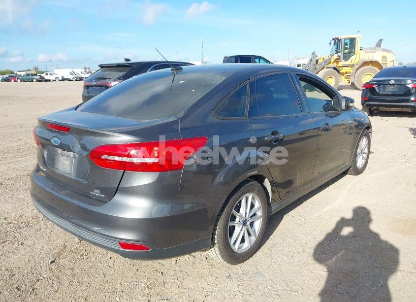 Photo 4 of 2016 Ford Focus SE (VIN 1FADP3F26GL314872)