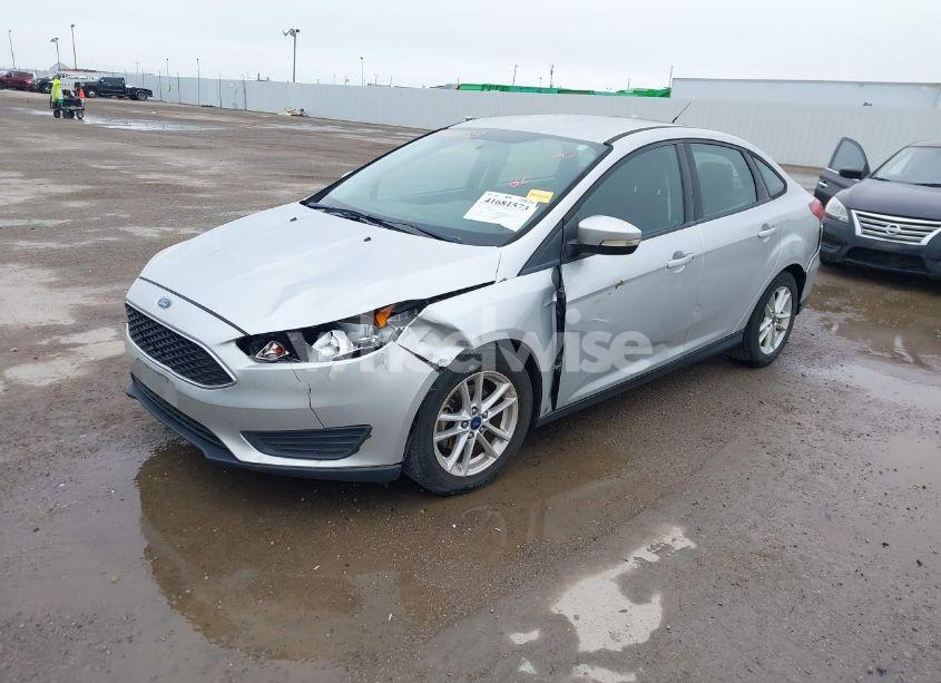 Photo 2 of 2016 Ford Focus SE (VIN 1FADP3F26GL324592)