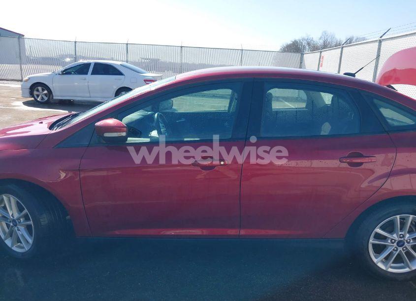 Photo 14 of 2016 Ford Focus SE (VIN 1FADP3F26GL343546)