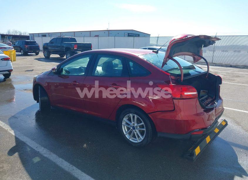 Photo 3 of 2016 Ford Focus SE (VIN 1FADP3F26GL343546)