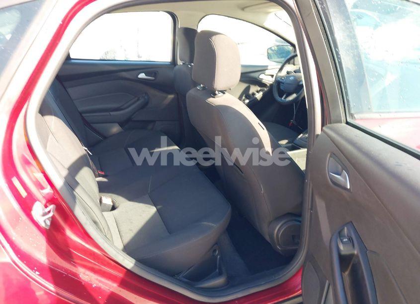 Photo 8 of 2016 Ford Focus SE (VIN 1FADP3F26GL343546)