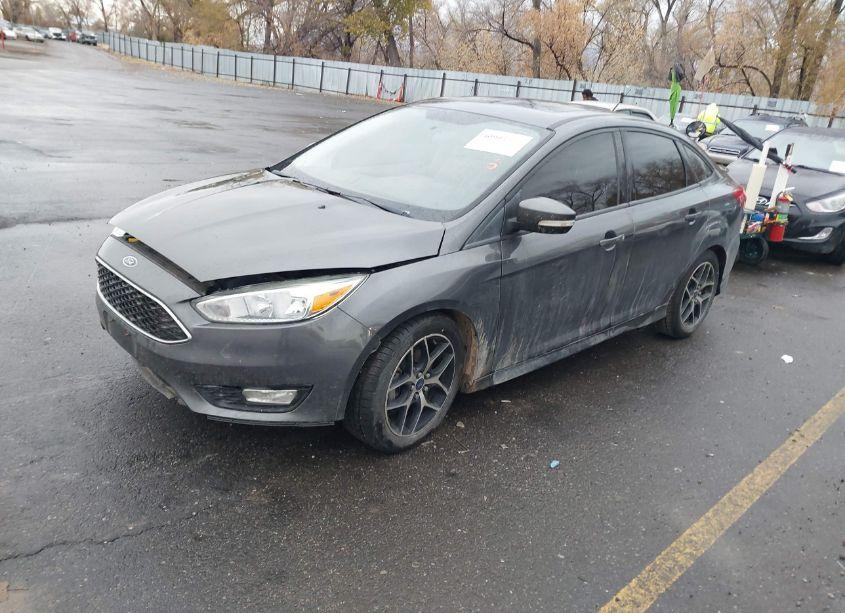 Photo 2 of 2016 Ford Focus SE (VIN 1FADP3F26GL351274)