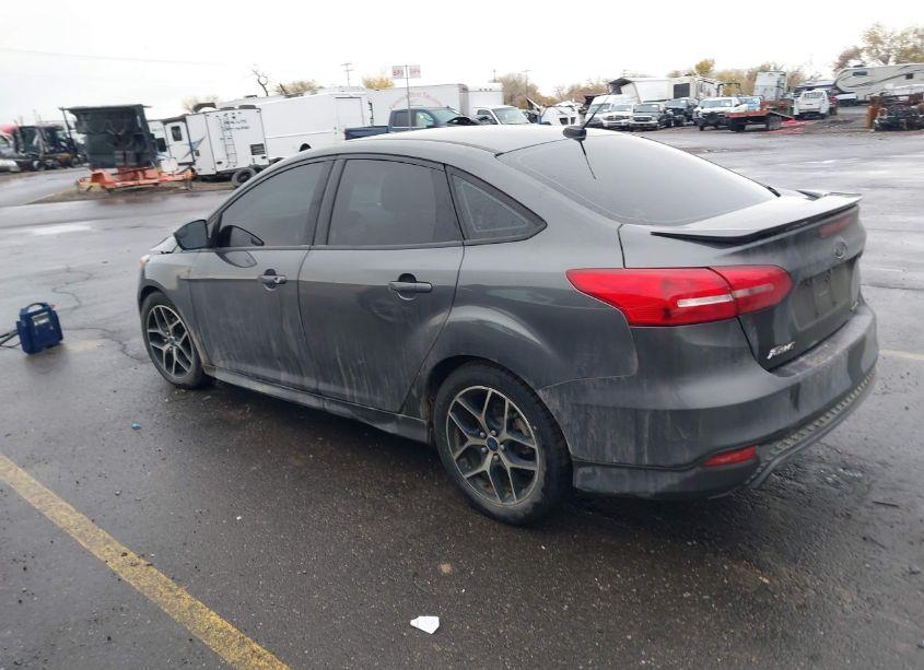 Photo 3 of 2016 Ford Focus SE (VIN 1FADP3F26GL351274)