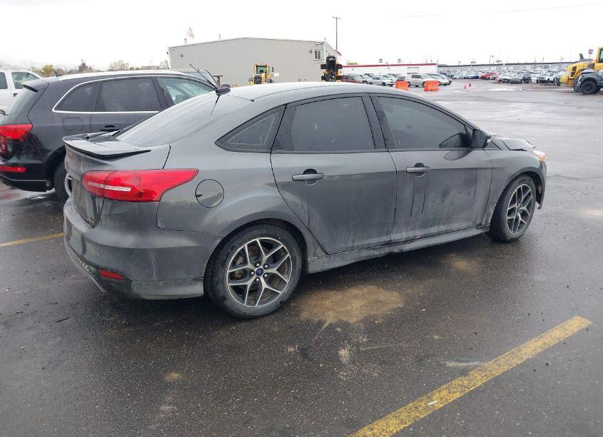 Photo 4 of 2016 Ford Focus SE (VIN 1FADP3F26GL351274)
